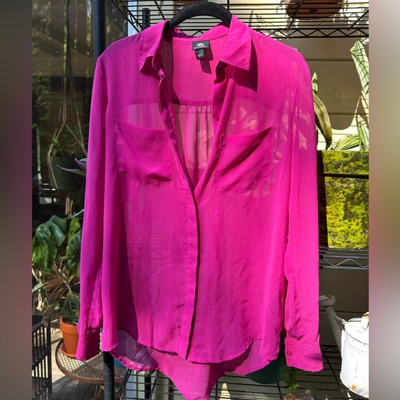 ROCK & REPUBLIC Sheer Pink Long Sleeve Button Down Blouse w/ Pockets Size 6 - Picture 1 of 9